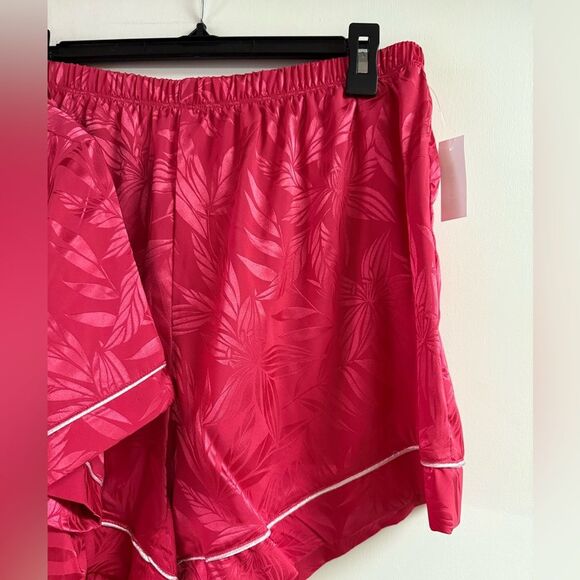 NWT Crown & Ivy Pink Satin Pajama Short Set Plus Size 1X - Picture 3 of 4